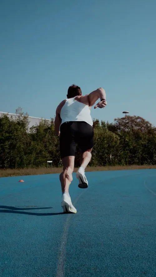 Allenamento HIIT: cos'è, benefici e scheda per iniziare subito